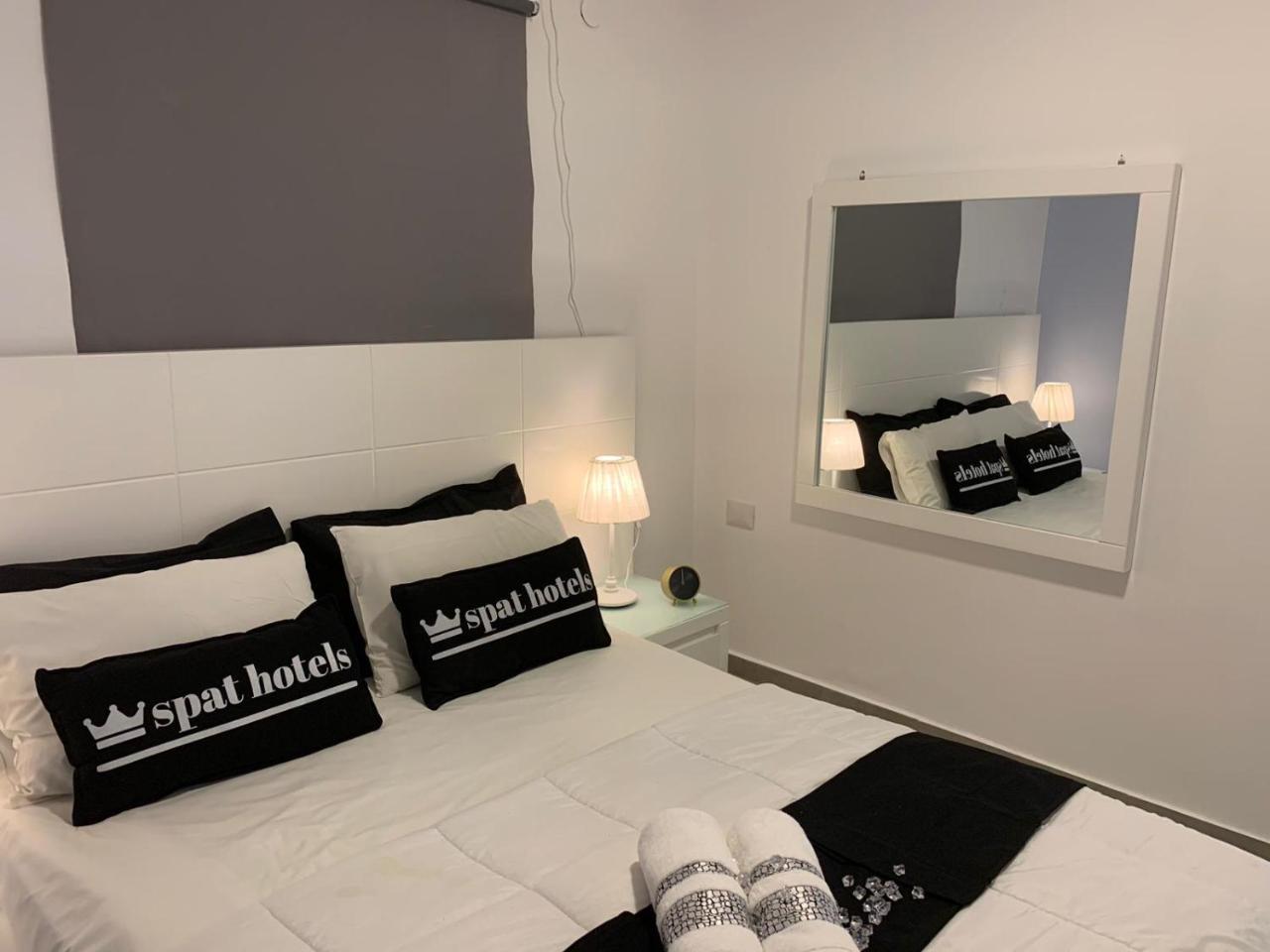 Spat Apartments Bat Yam Exterior photo