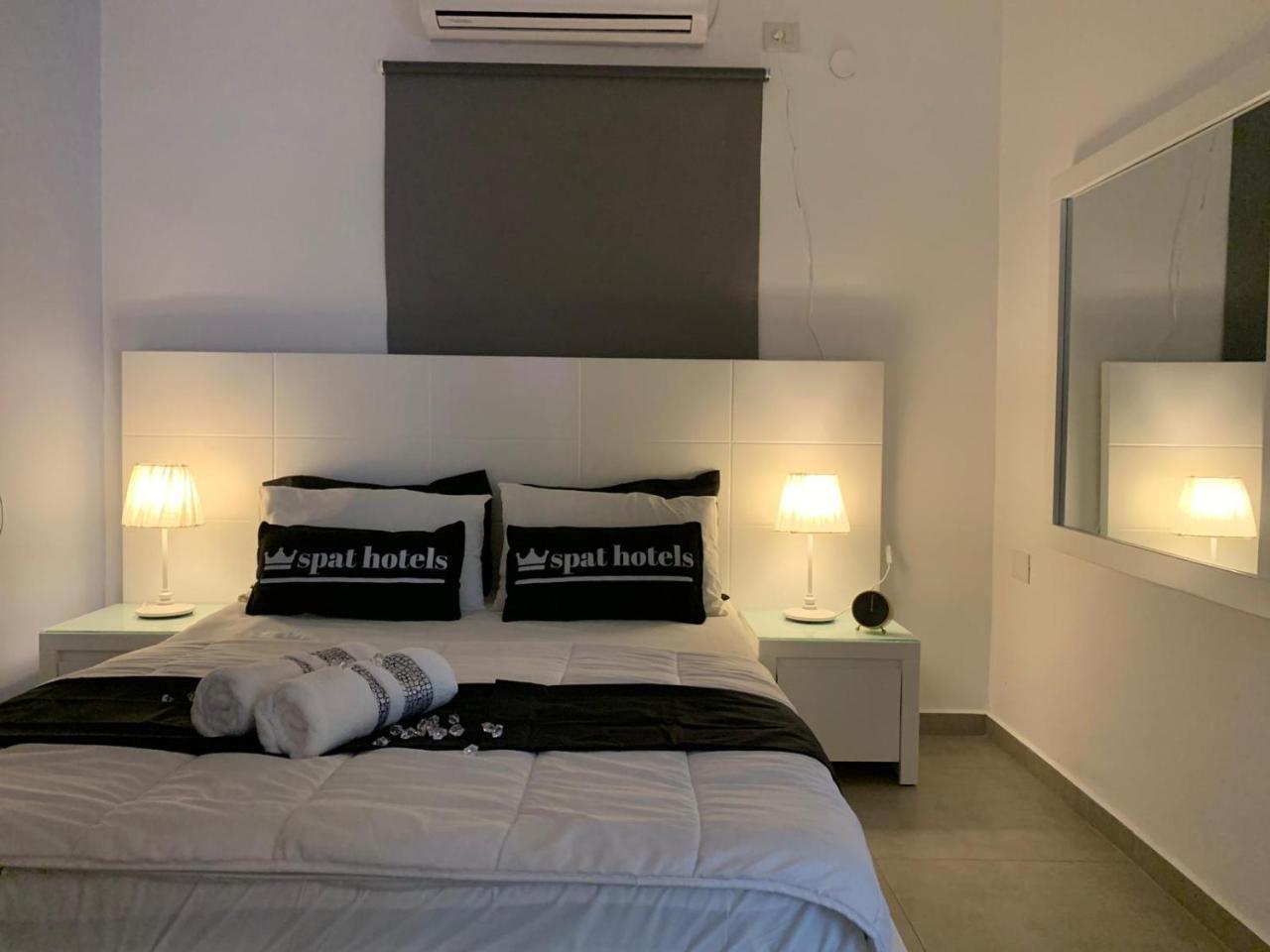 Spat Apartments Bat Yam Exterior photo